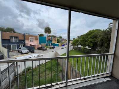 Home For Rent in North Lauderdale, Florida
