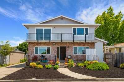 Home For Sale in Hayward, California