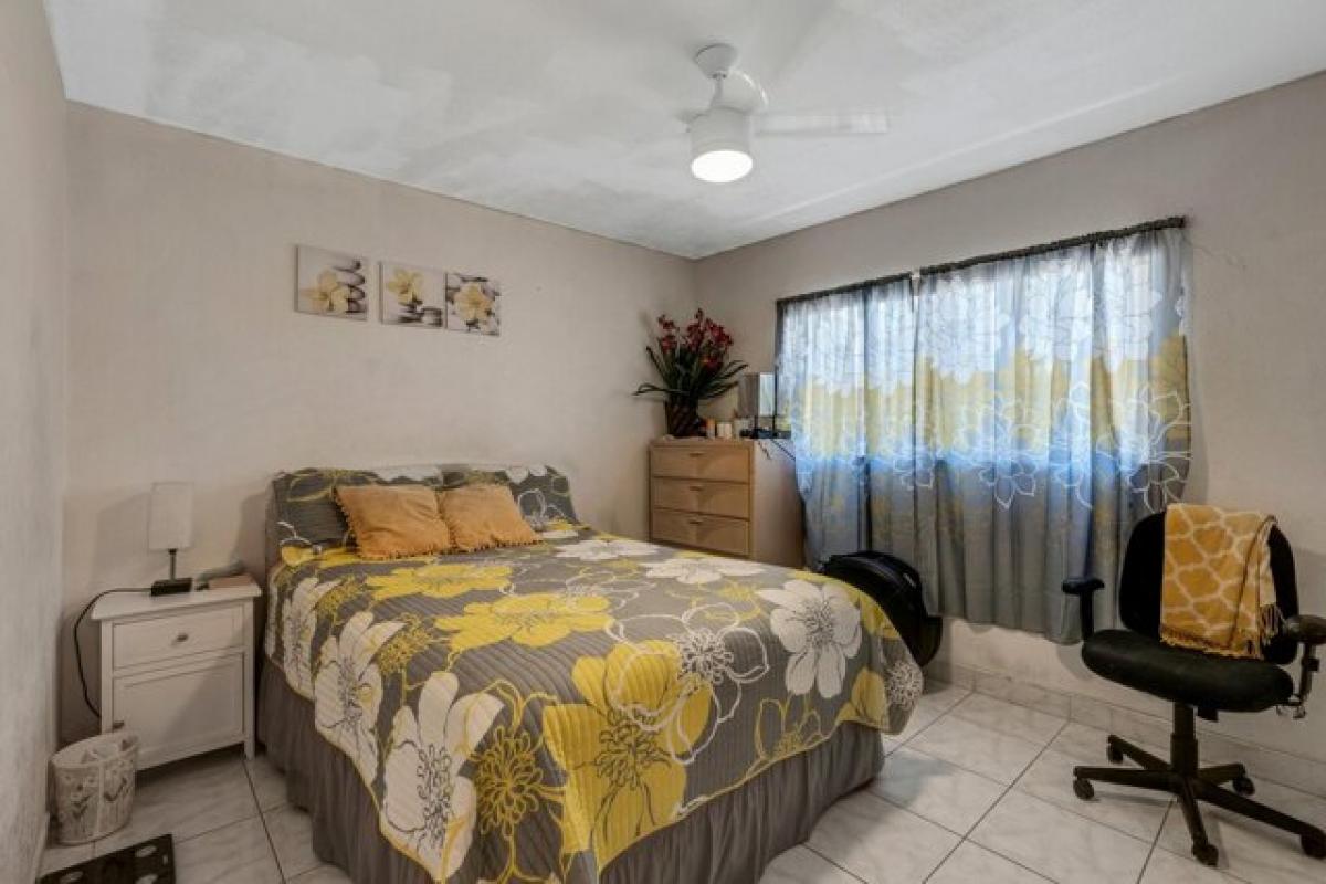 Picture of Home For Sale in Lauderdale Lakes, Florida, United States