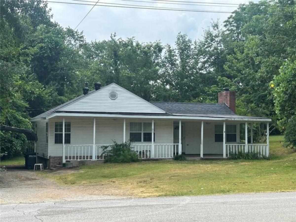 Picture of Home For Sale in Poplar Bluff, Missouri, United States