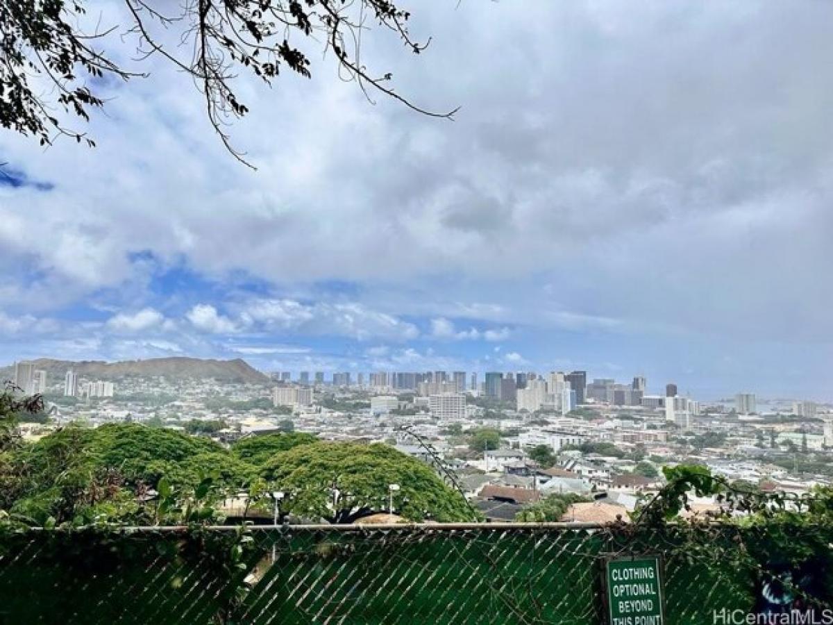 Picture of Home For Sale in Honolulu, Hawaii, United States