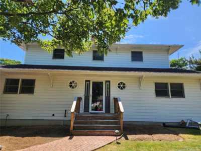 Home For Rent in Riverhead, New York
