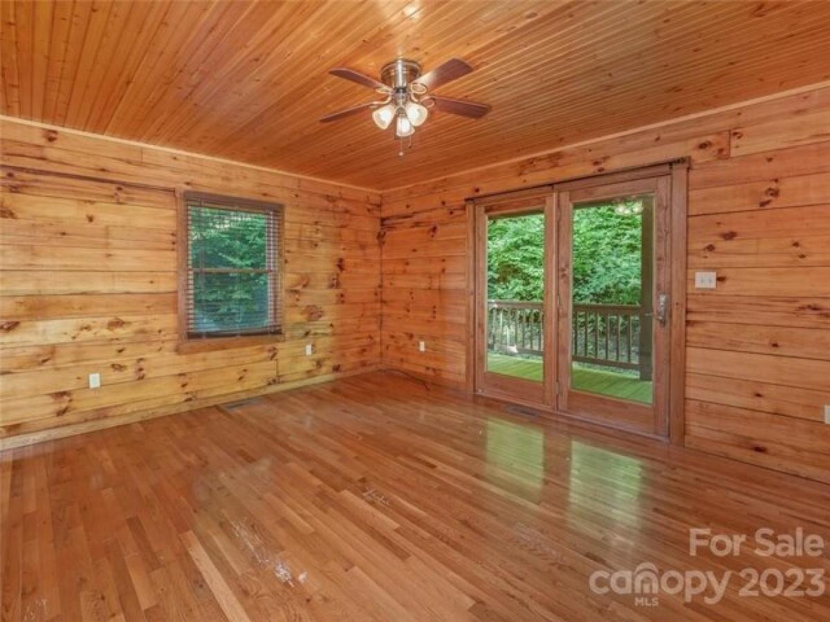 Picture of Home For Sale in Burnsville, North Carolina, United States
