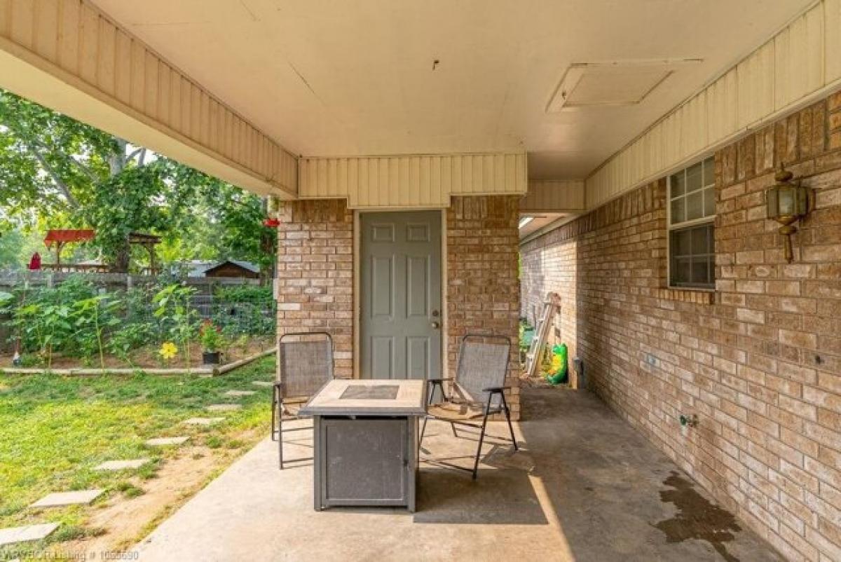 Picture of Home For Sale in Paris, Arkansas, United States