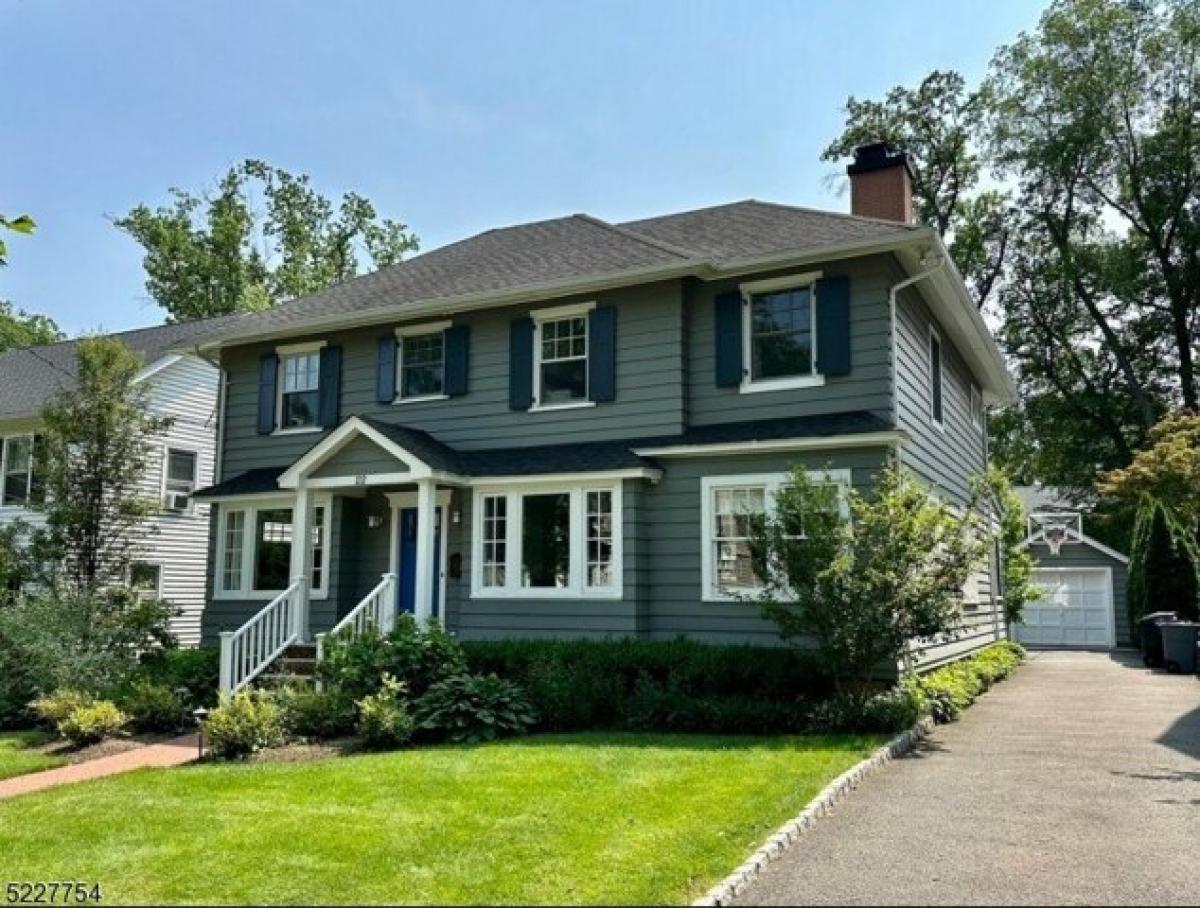 Picture of Home For Sale in Millburn, New Jersey, United States