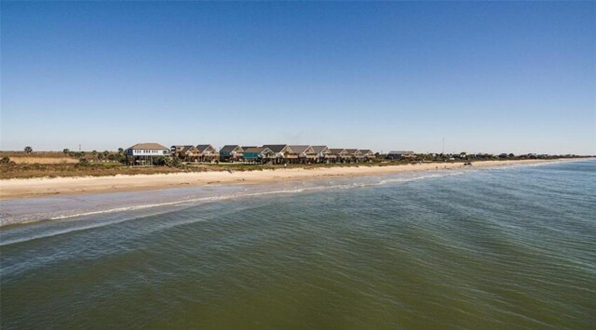 Picture of Home For Sale in Crystal Beach, Texas, United States
