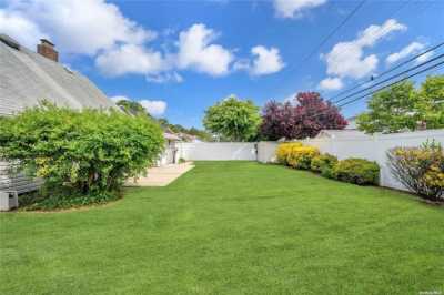 Home For Sale in Hicksville, New York