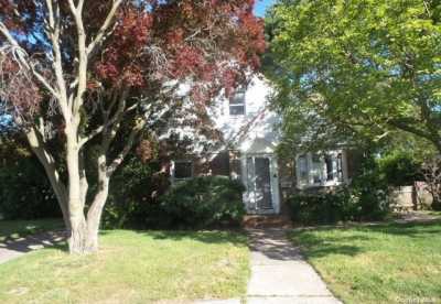 Home For Sale in Uniondale, New York