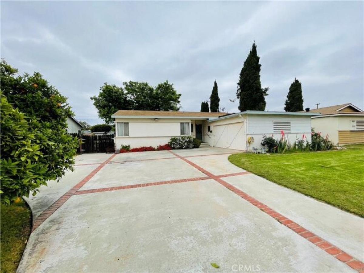 Picture of Home For Sale in Fullerton, California, United States