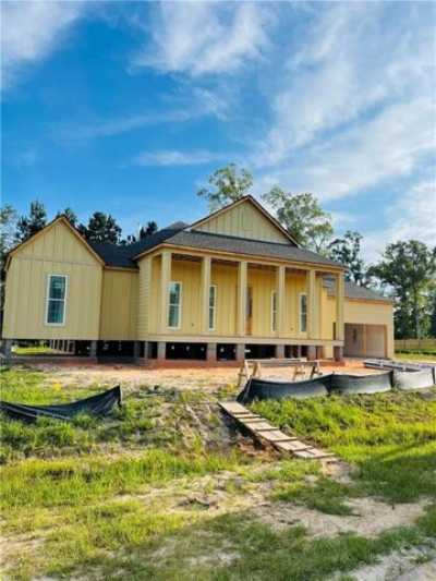 Home For Sale in Madisonville, Louisiana