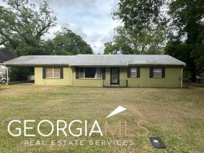 Home For Sale in Woodbury, Georgia