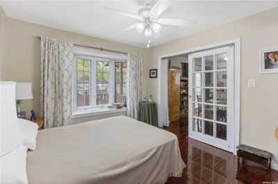 Home For Sale in Oakland Gardens, New York