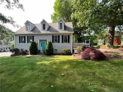 Home For Sale in East Lyme, Connecticut