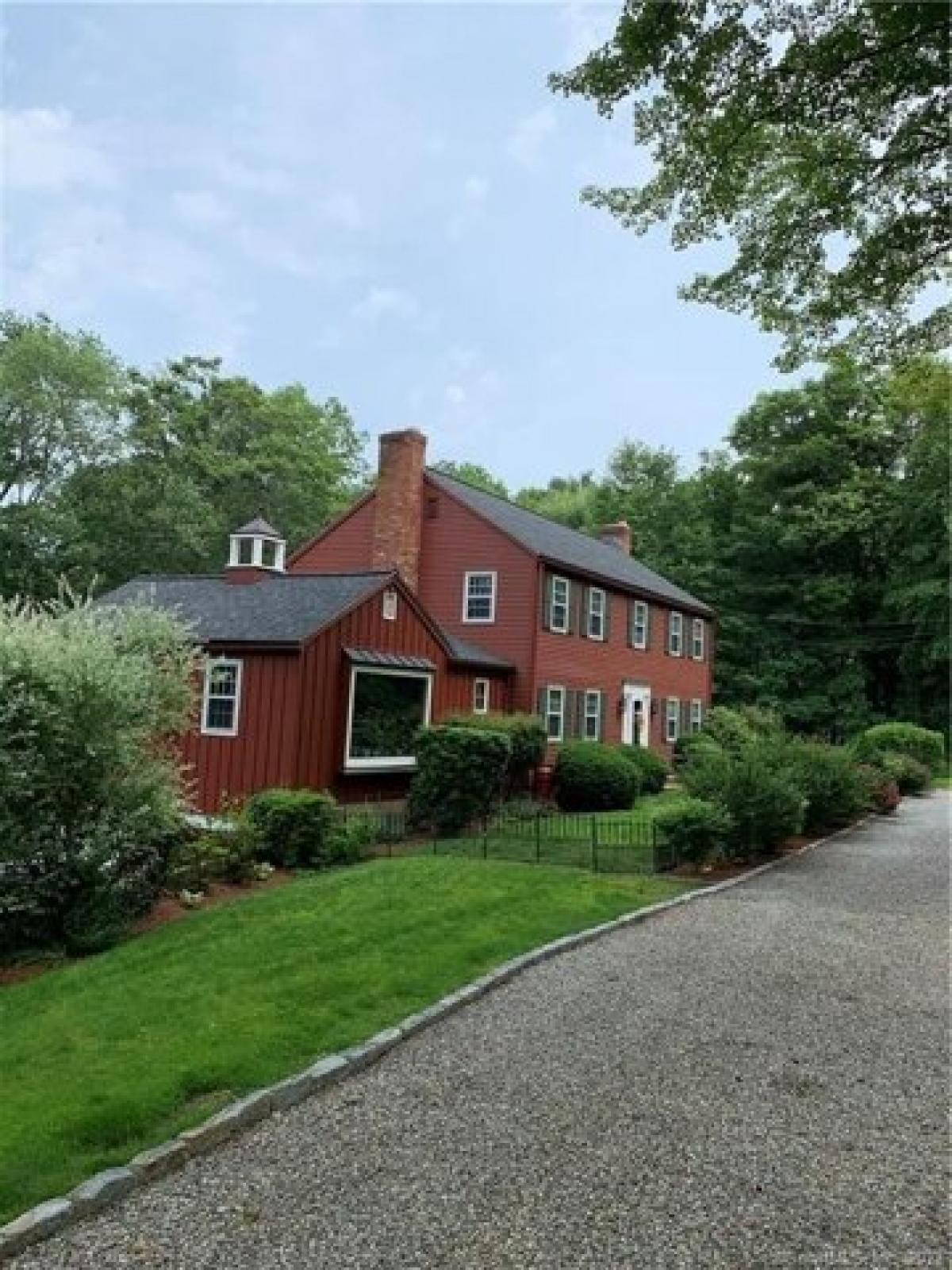 Picture of Home For Sale in Easton, Connecticut, United States