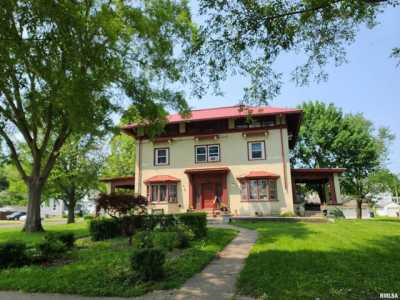 Home For Sale in Clinton, Iowa
