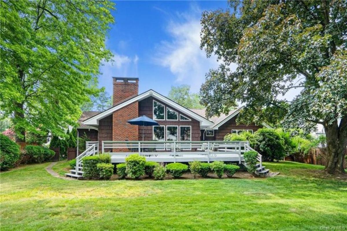 Picture of Home For Sale in Port Chester, New York, United States
