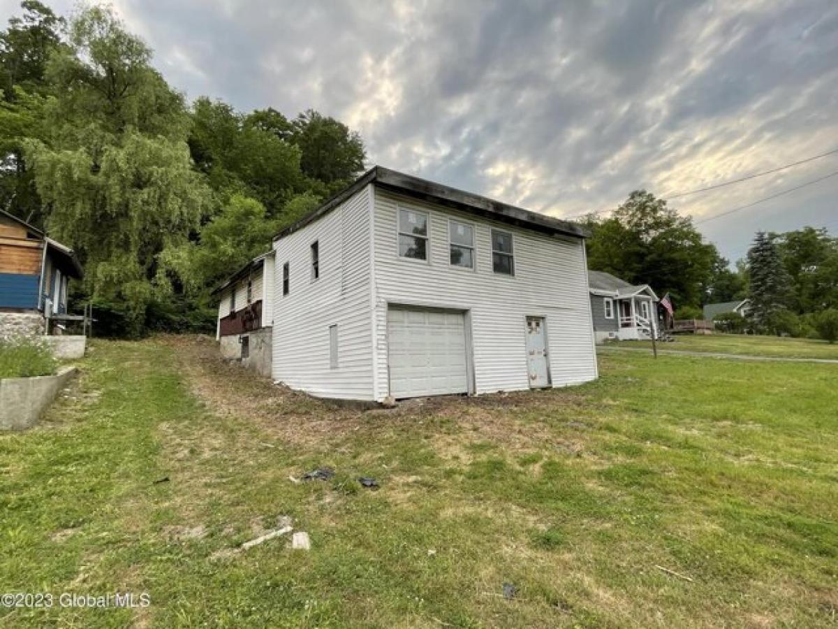 Picture of Home For Sale in Fort Johnson, New York, United States