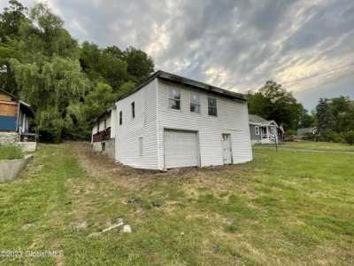 Home For Sale in Fort Johnson, New York