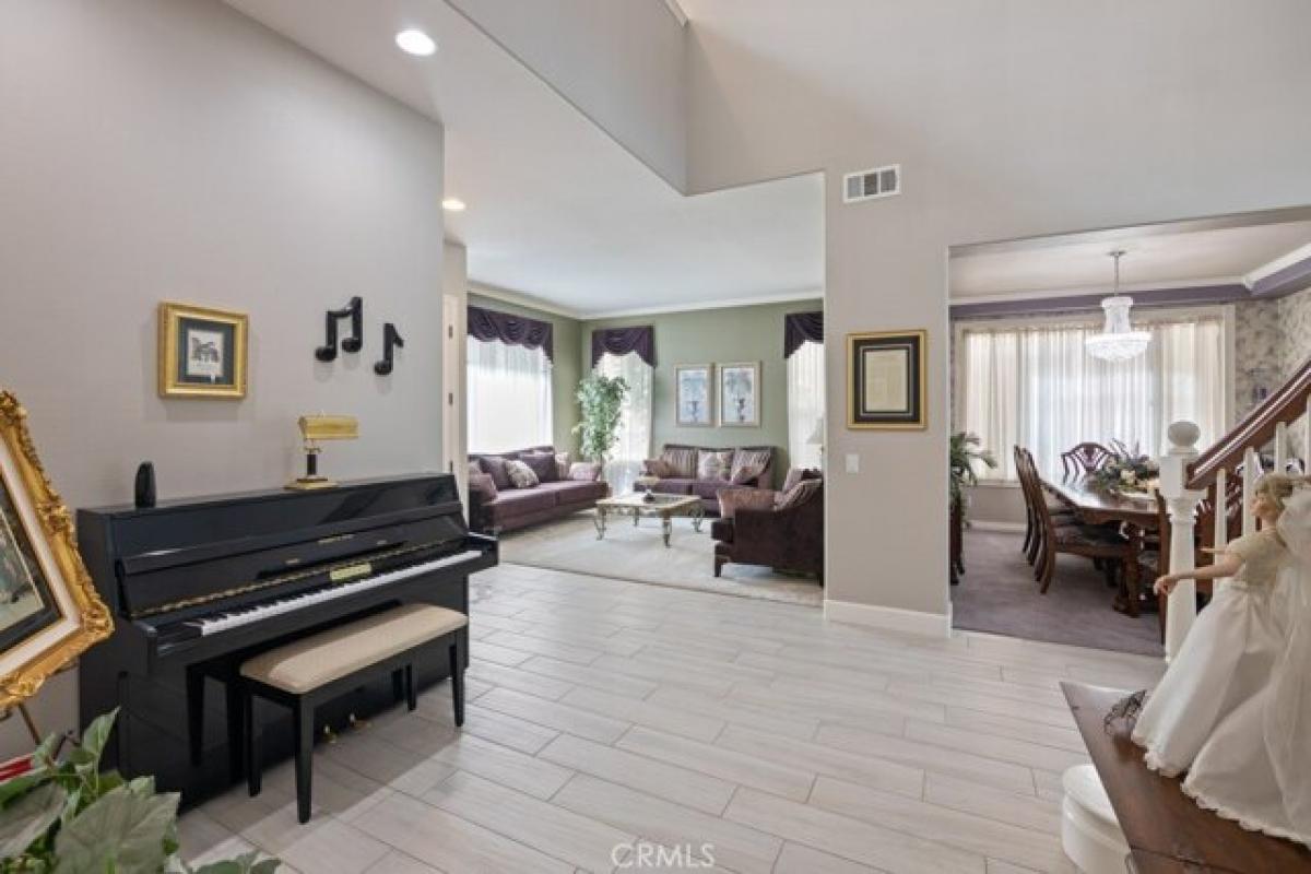 Picture of Home For Sale in Murrieta, California, United States