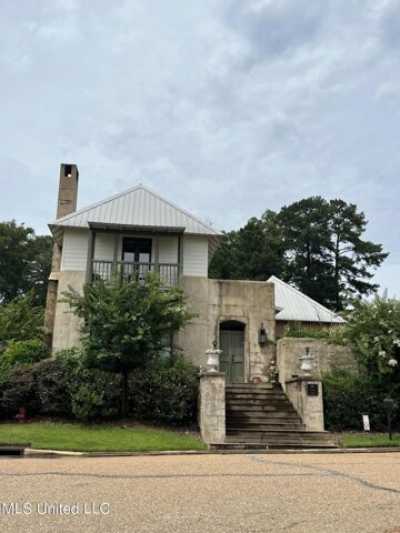 Home For Sale in Ridgeland, Mississippi