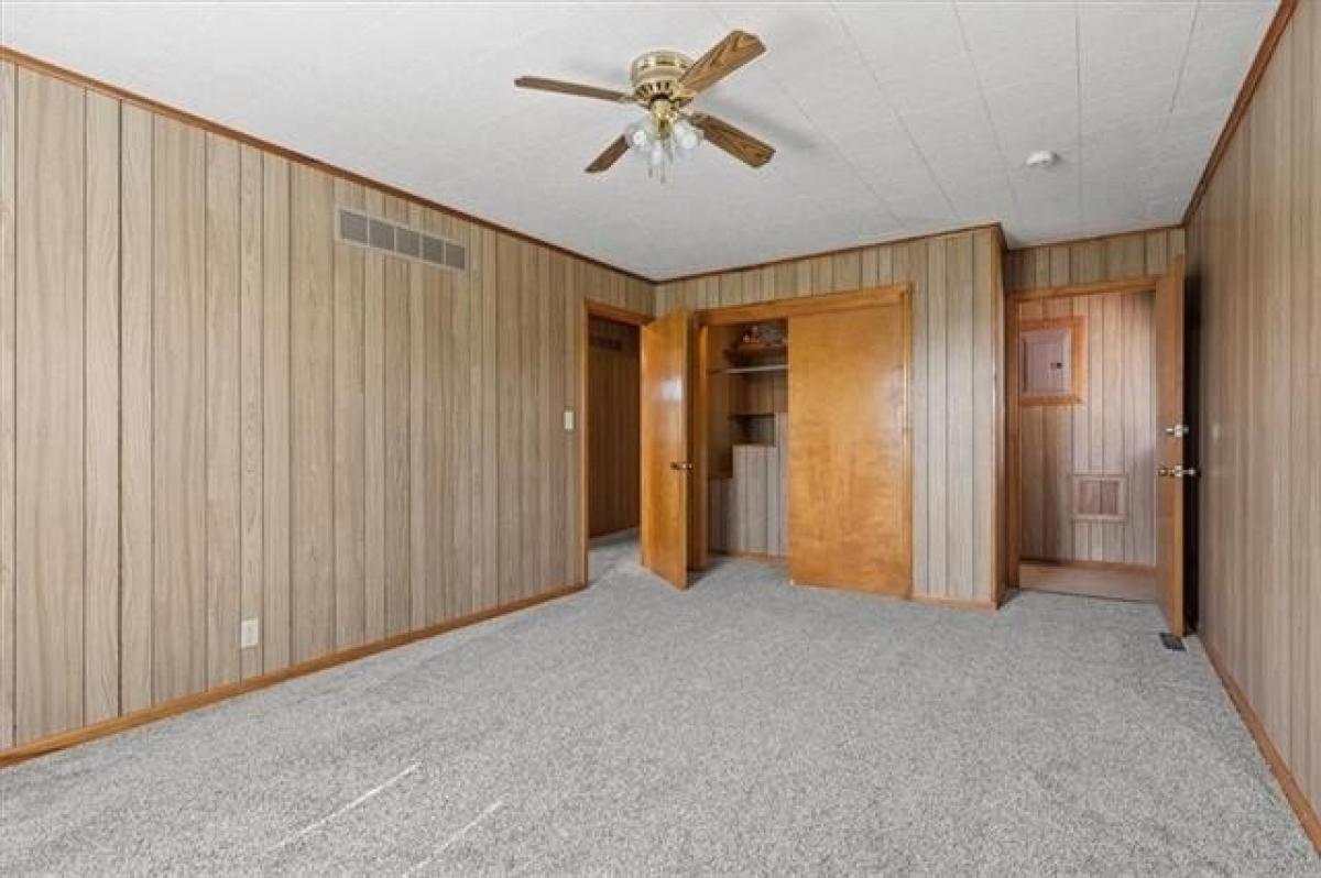 Picture of Home For Sale in Linwood, Kansas, United States