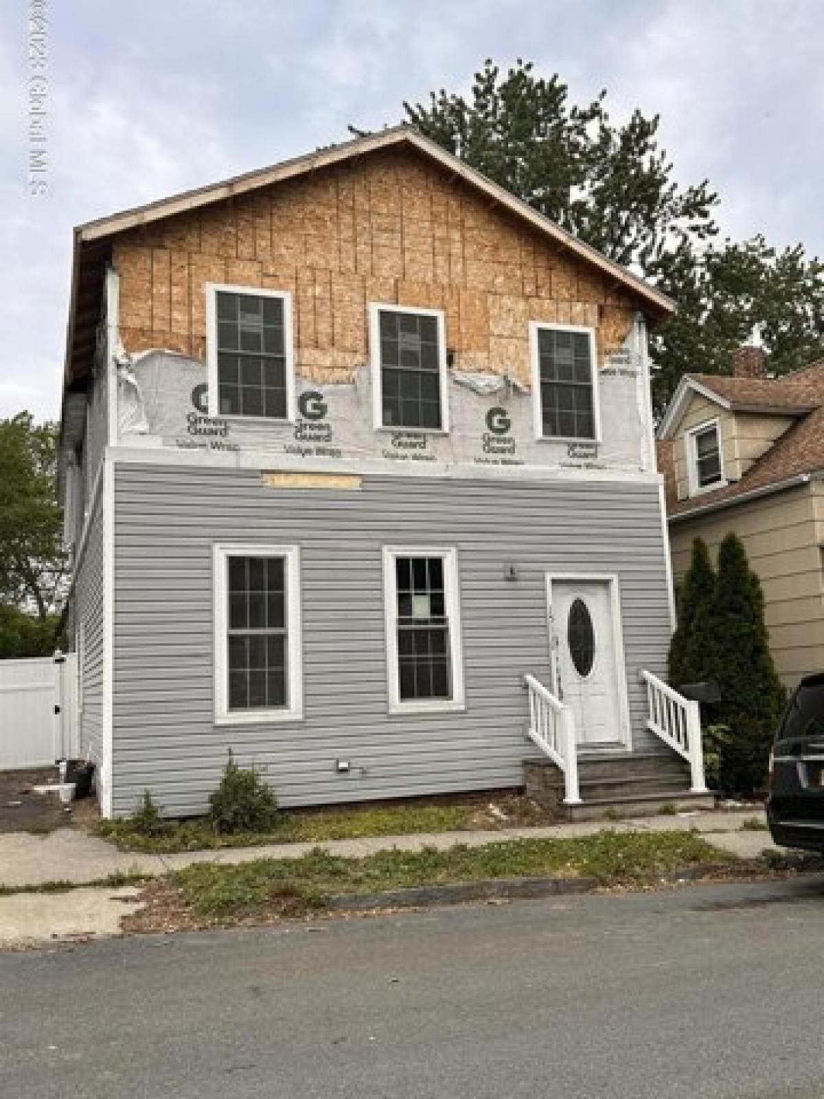 Picture of Home For Sale in Watervliet, New York, United States