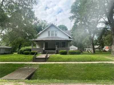 Home For Sale in Adrian, Missouri