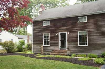Home For Sale in Center Moriches, New York