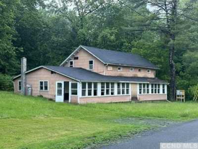 Home For Sale in Hillsdale, New York