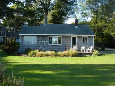 Home For Rent in Aquebogue, New York