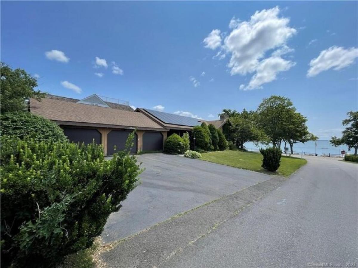 Picture of Home For Sale in Branford, Connecticut, United States