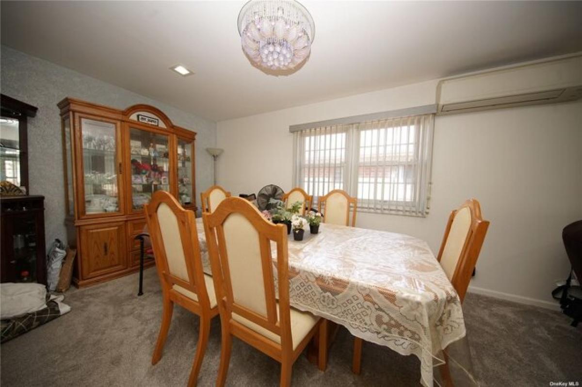 Picture of Home For Rent in Flushing, New York, United States