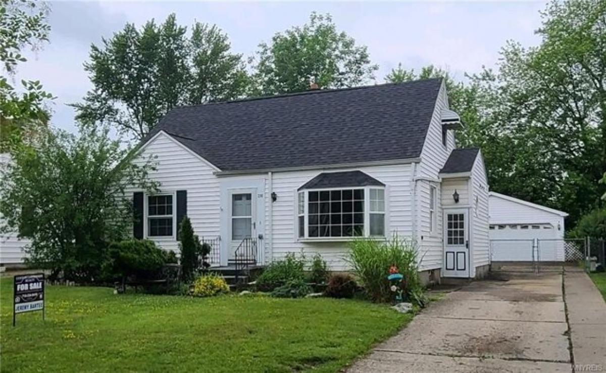 Picture of Home For Sale in Tonawanda, New York, United States