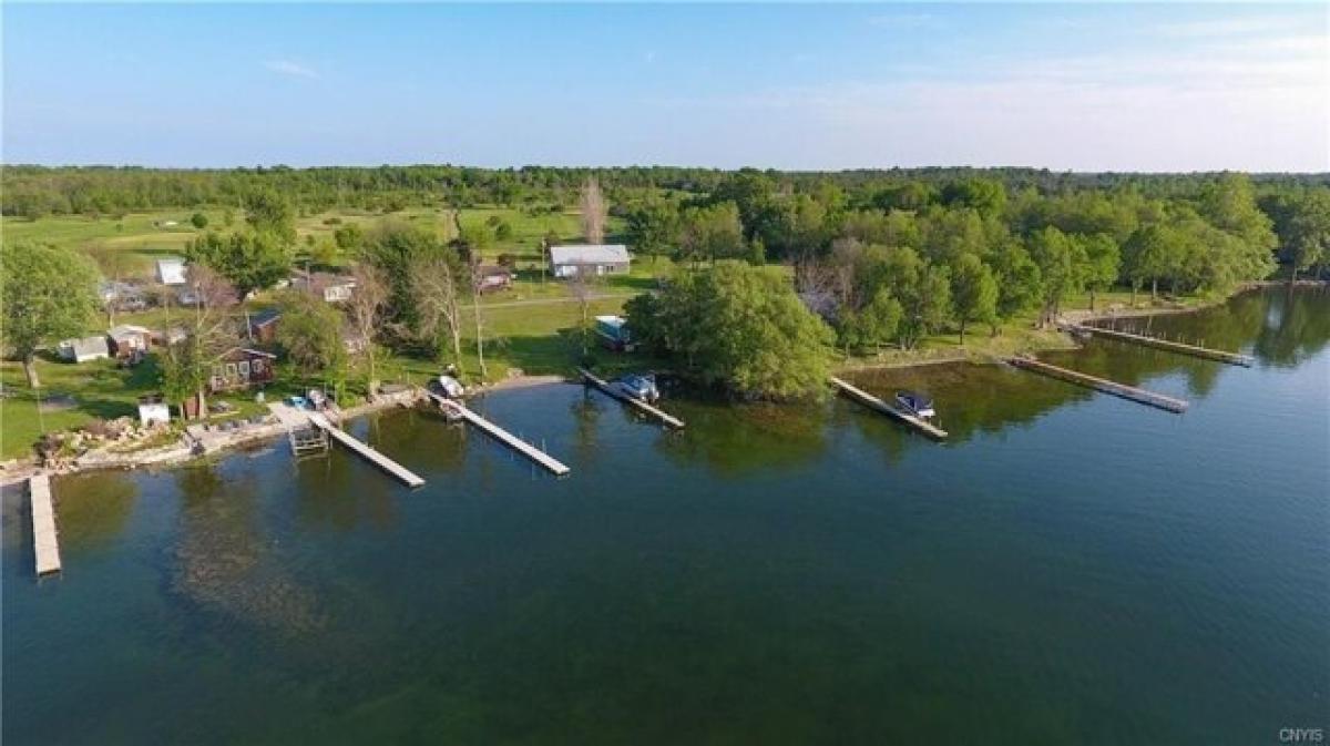 Picture of Home For Sale in Three Mile Bay, New York, United States
