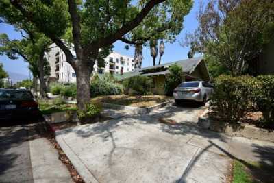 Residential Land For Sale in Glendale, California
