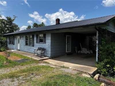 Home For Sale in Roaring River, North Carolina