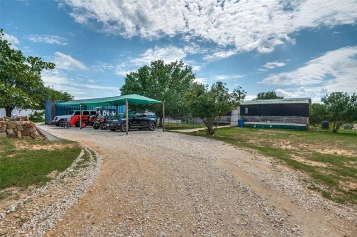 Picture of Home For Sale in Springtown, Texas, United States