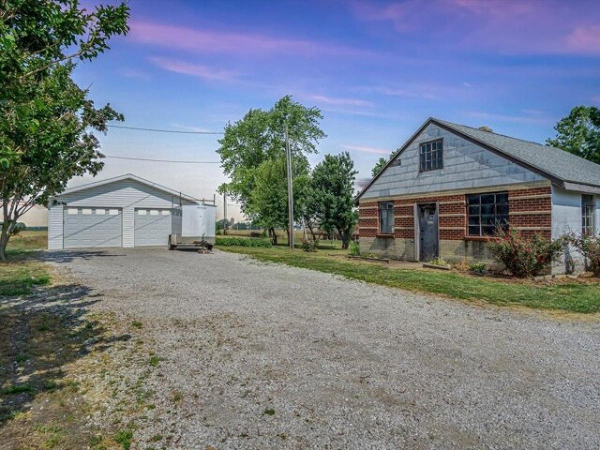 Picture of Home For Sale in Hecker, Illinois, United States