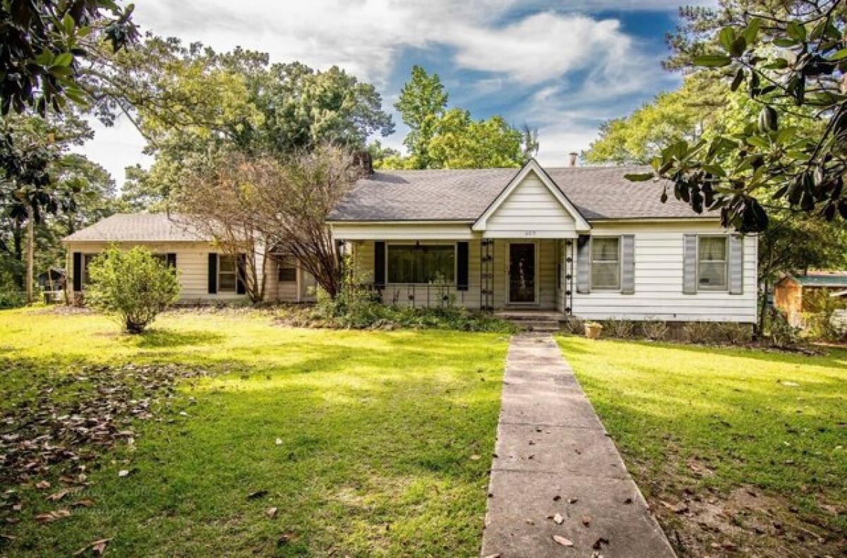 Picture of Home For Sale in El Dorado, Arkansas, United States