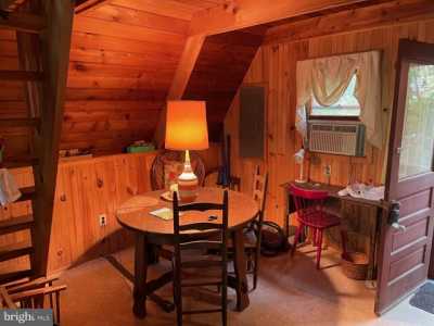 Home For Sale in Hedgesville, West Virginia