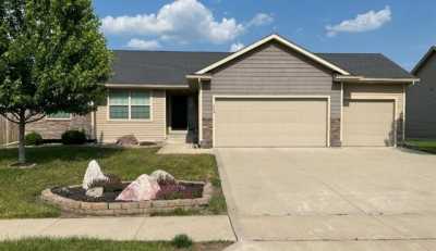 Home For Sale in Pleasant Hill, Iowa