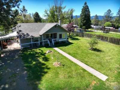 Home For Sale in Rogue River, Oregon