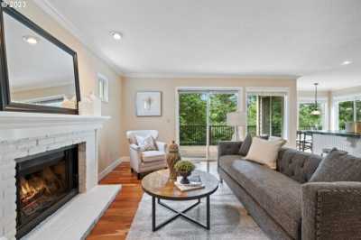 Home For Sale in Lake Oswego, Oregon