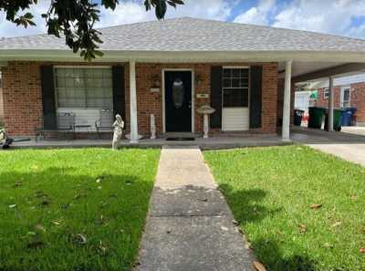 Home For Sale in Metairie, Louisiana