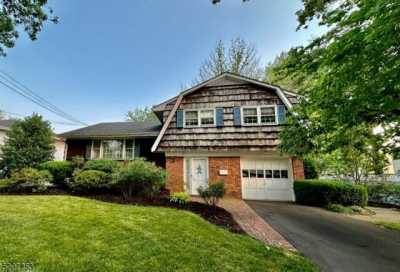 Home For Sale in Somerville, New Jersey