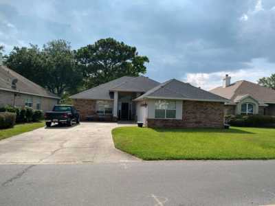Home For Sale in Shalimar, Florida