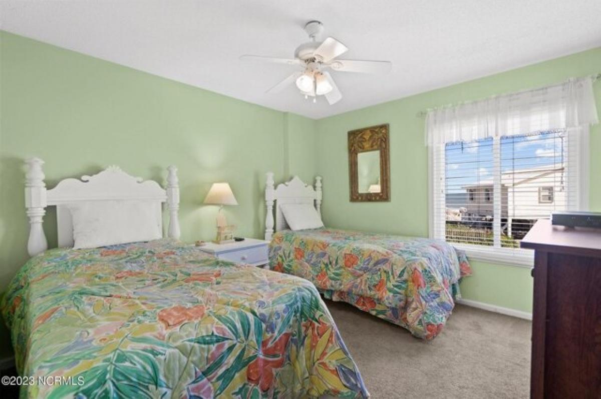 Picture of Home For Sale in Carolina Beach, North Carolina, United States