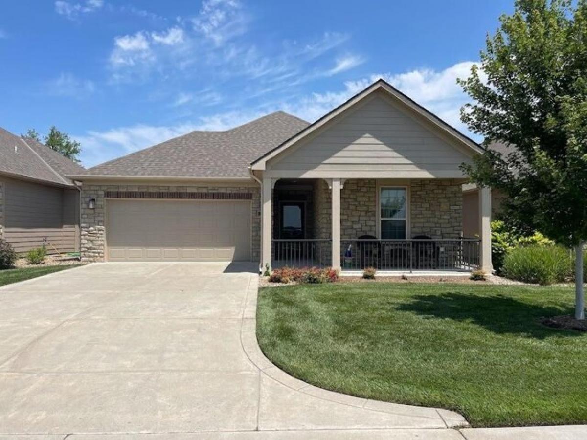 Picture of Home For Sale in Bel Aire, Kansas, United States