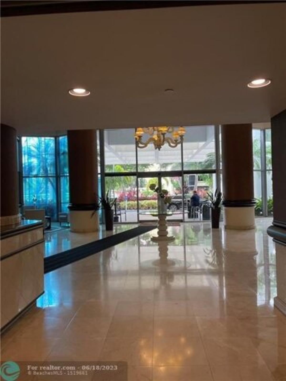 Picture of Home For Sale in Aventura, Florida, United States