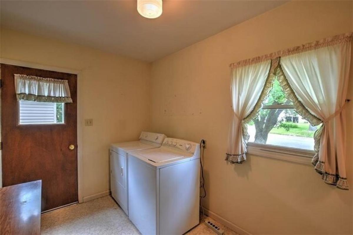 Picture of Home For Sale in Monticello, Illinois, United States